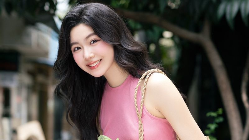 Lọ Lem, tên thật Mai Thảo Linh (con gái của nghệ sĩ Quyền Linh) là khách mời đại diện cho gen Z