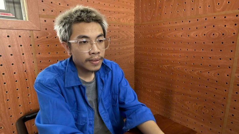 Đối tượng tự xưng "Bác sĩ tâm linh" bị Công an tỉnh Đắk Lắk áp giải